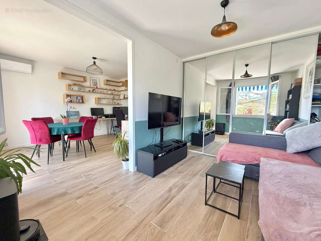 Appartement à SIX-FOURS-LES-PLAGES