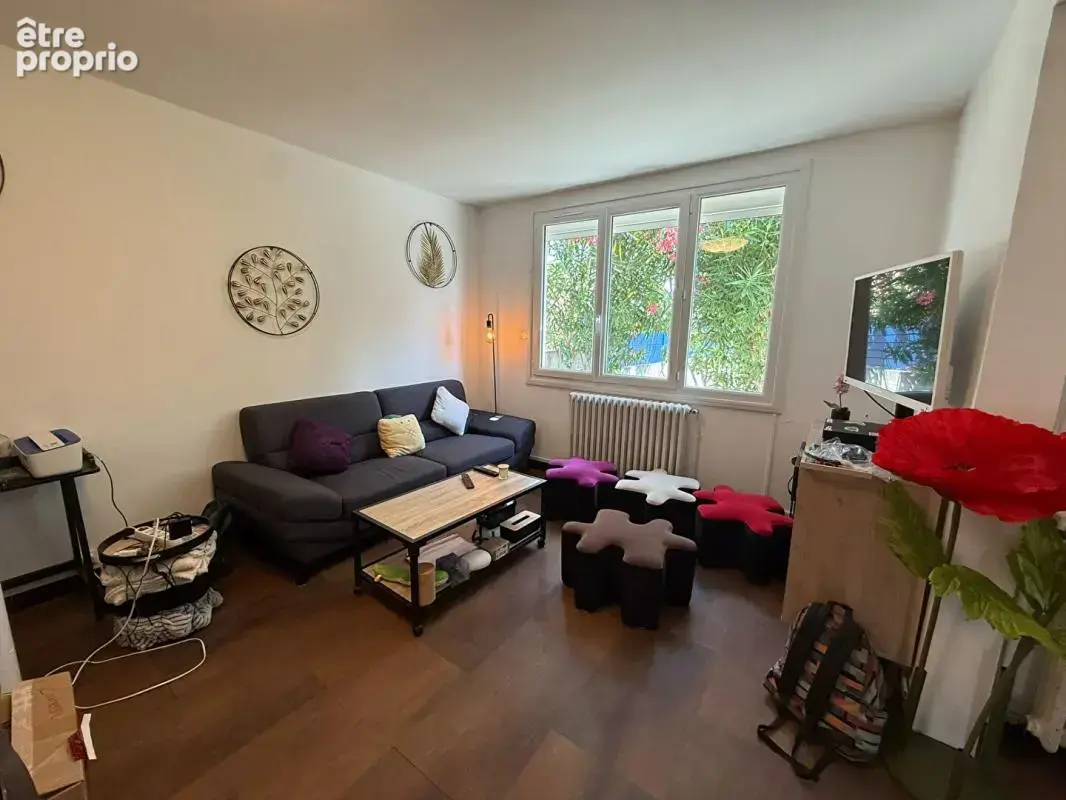 CARCASSONNE Maison trois faces entièrement rénovée avec garage terrasse et trois chambres proche commodités - photo 10