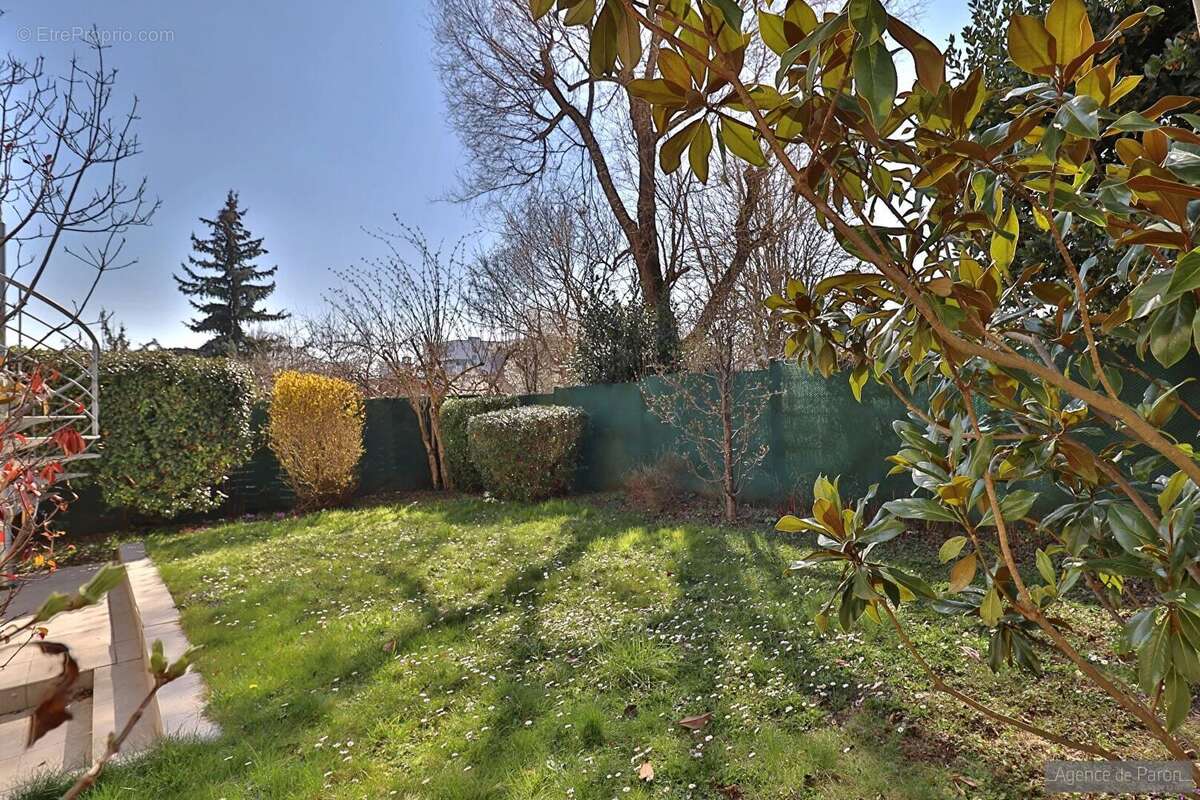 Maison à VERRIERES-LE-BUISSON