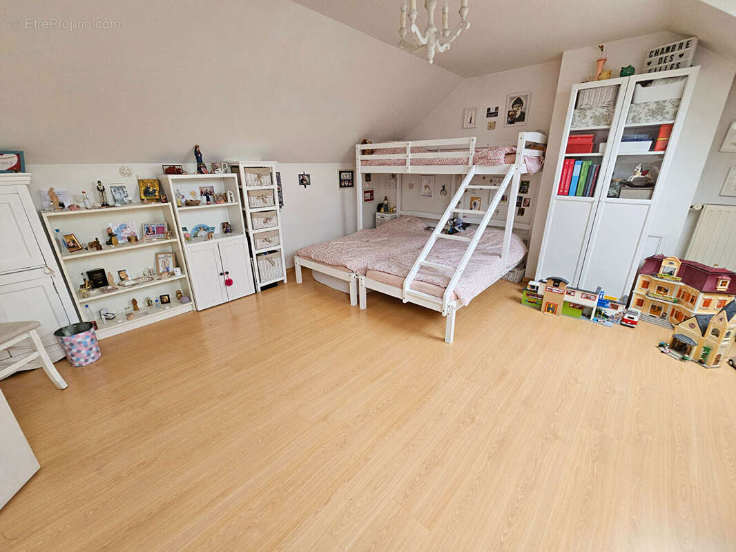 Maison à VOISINS-LE-BRETONNEUX