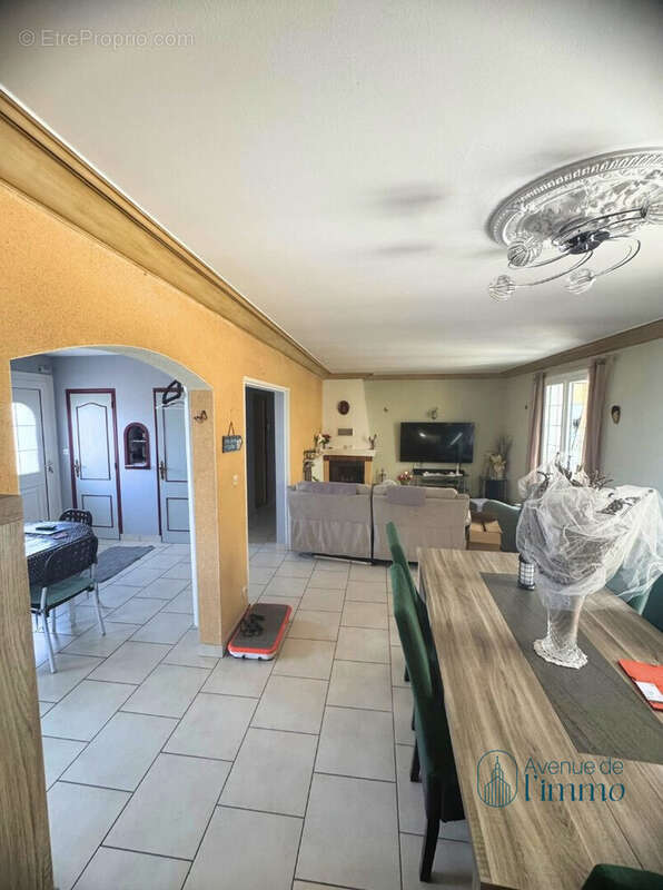 Maison à BEAUFORT-EN-VALLEE