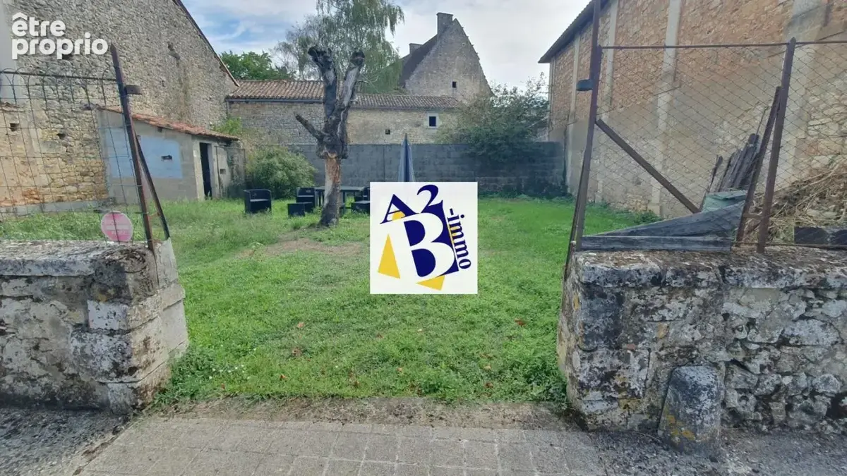 Située à 20 minutes d'Angoulême, maison de village - photo 17