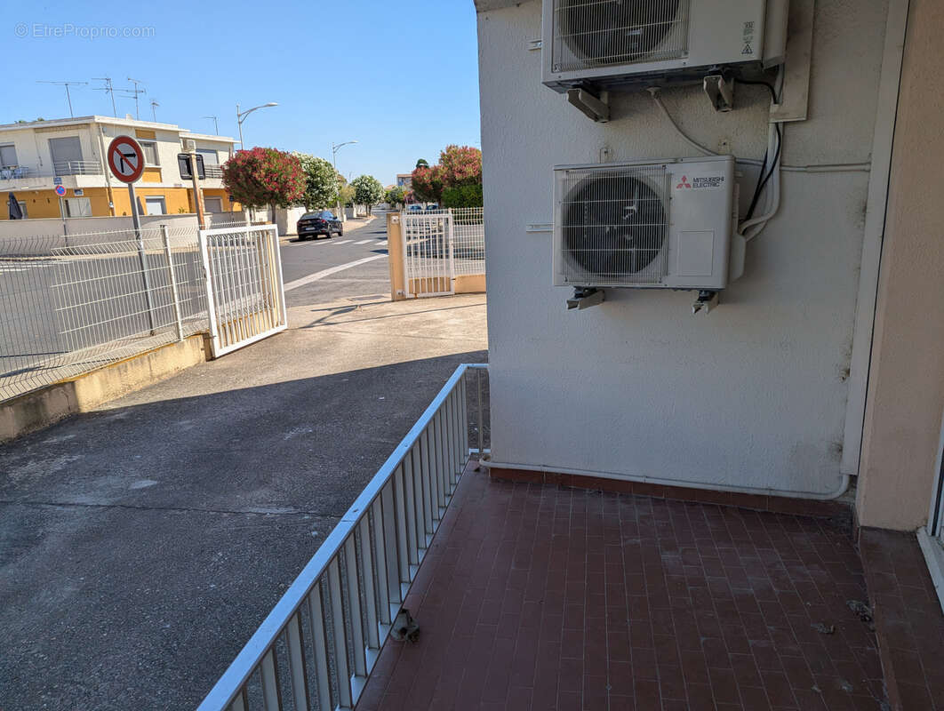 Grand appartement à rénover de type P3 en rez-de-chaussée - photo 8