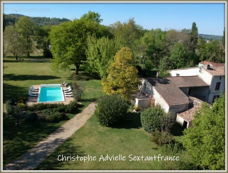 Ensemble immobilier, habitation 230 M2, 5 chambres d'hôtes, 2 gîtes, piscine sur 1 Ha - photo 2