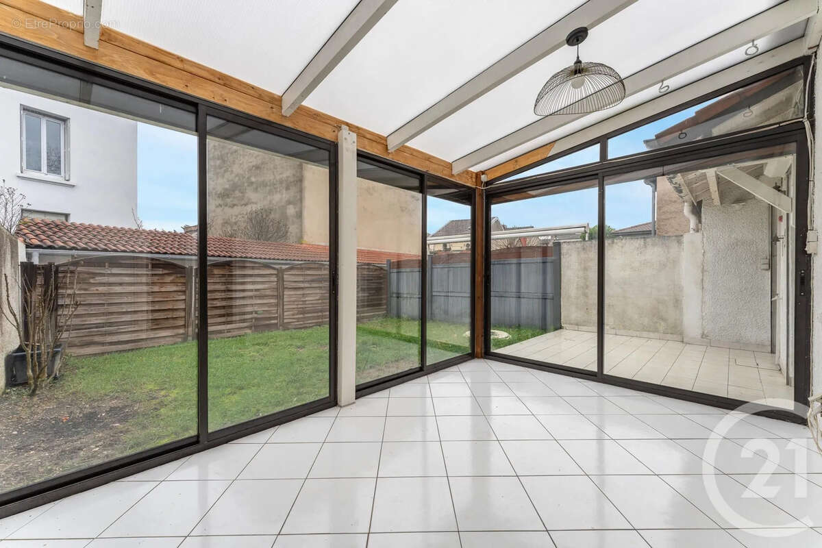 Maison à VILLEURBANNE