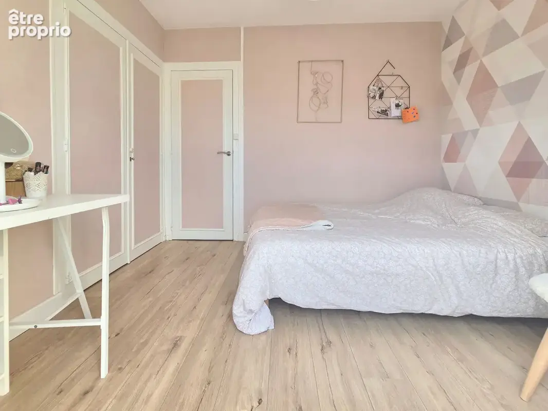 Maison familiale, état impeccable - TRELAZE, proche quartier des Justices - photo 6
