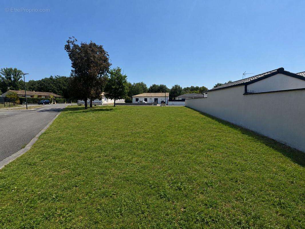 Montauban 82000,  Fonneuve Terrain  constructible et viabilisé - photo 5