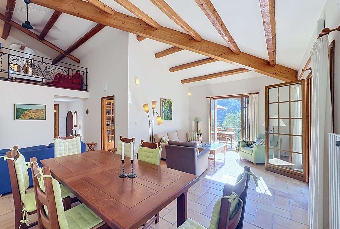 Maison 6 pieces - levens - 1456m² - 141 m² - photo 2
