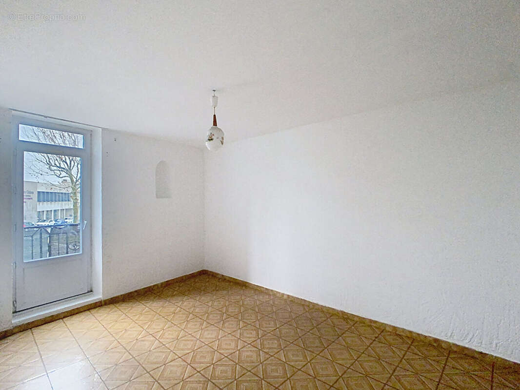 Maison à BOLLENE