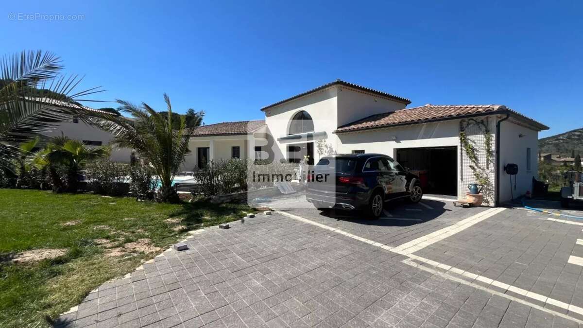 Maison à GOUDARGUES