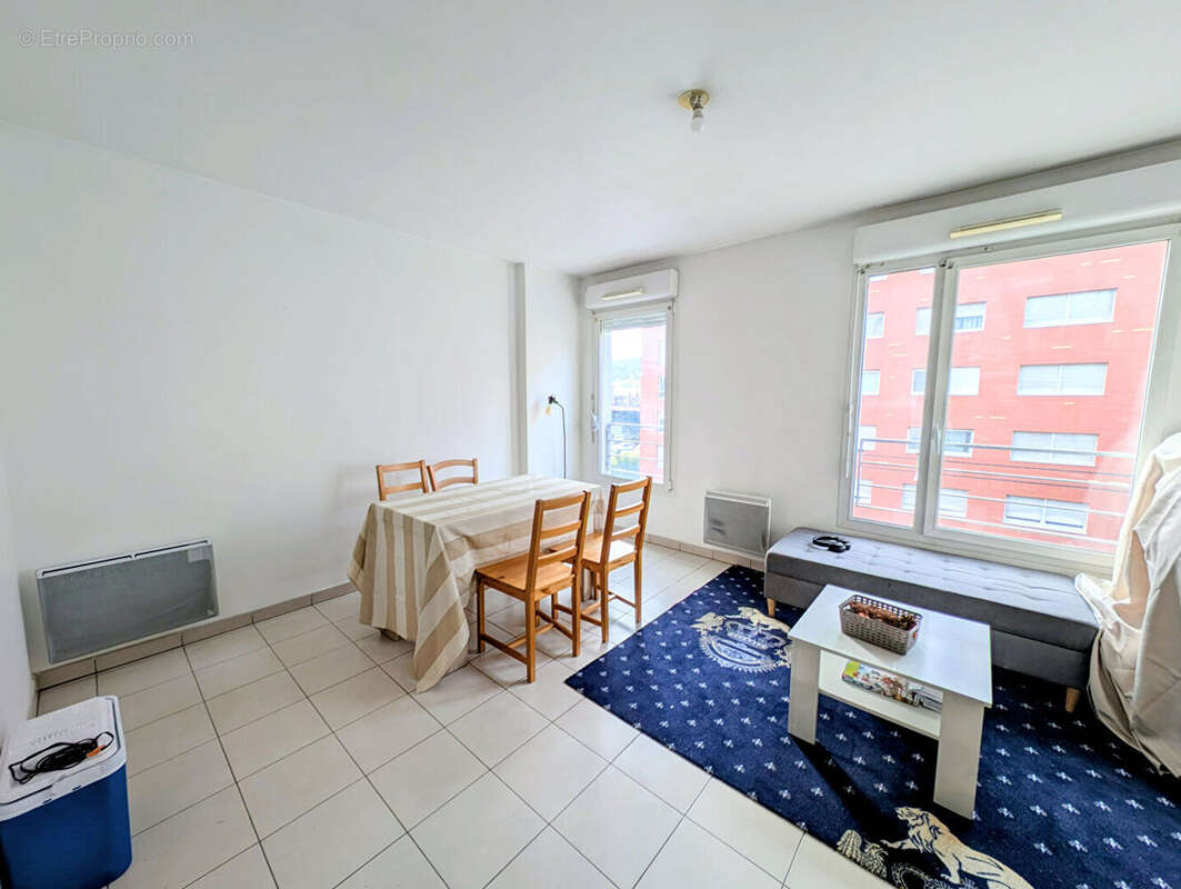 Appartement à ROSNY-SOUS-BOIS