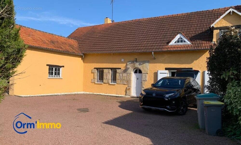 Maison à SAINT-JEAN-DE-LA-RUELLE