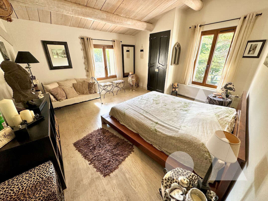 Maison à VILLECROZE