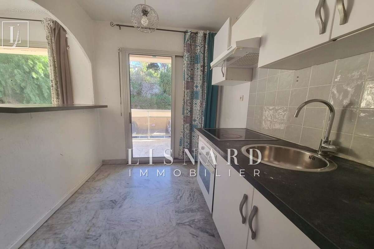 Appartement à VALLAURIS