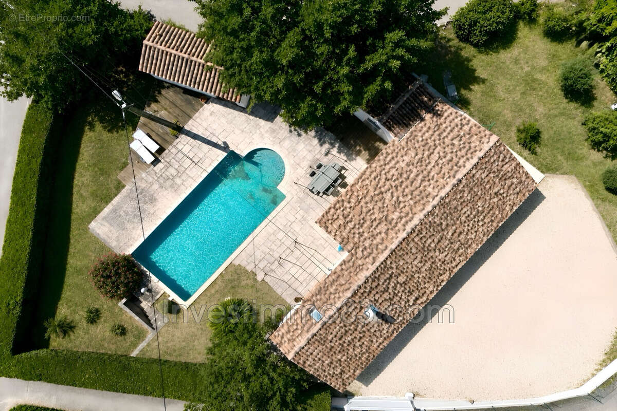 Maison à GREASQUE