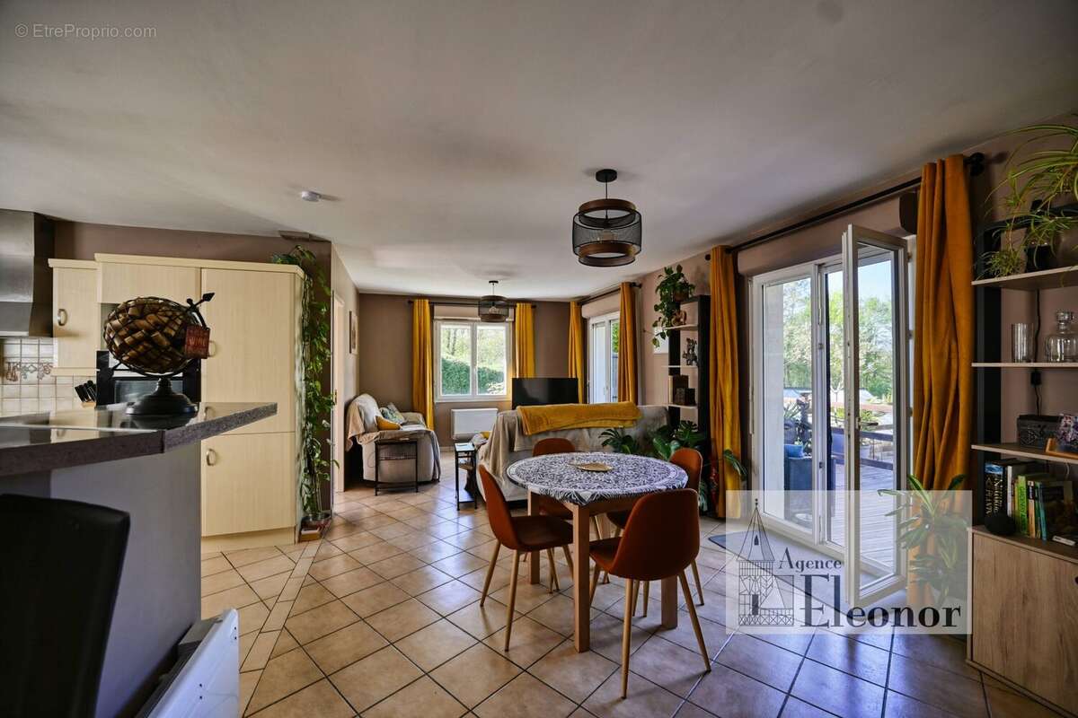 Maison à MARGUERON