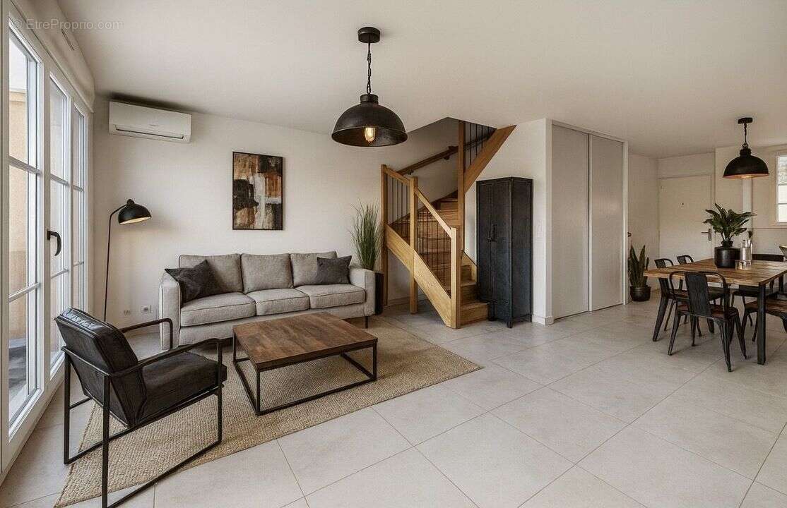 Maison à LA GARDE-FREINET