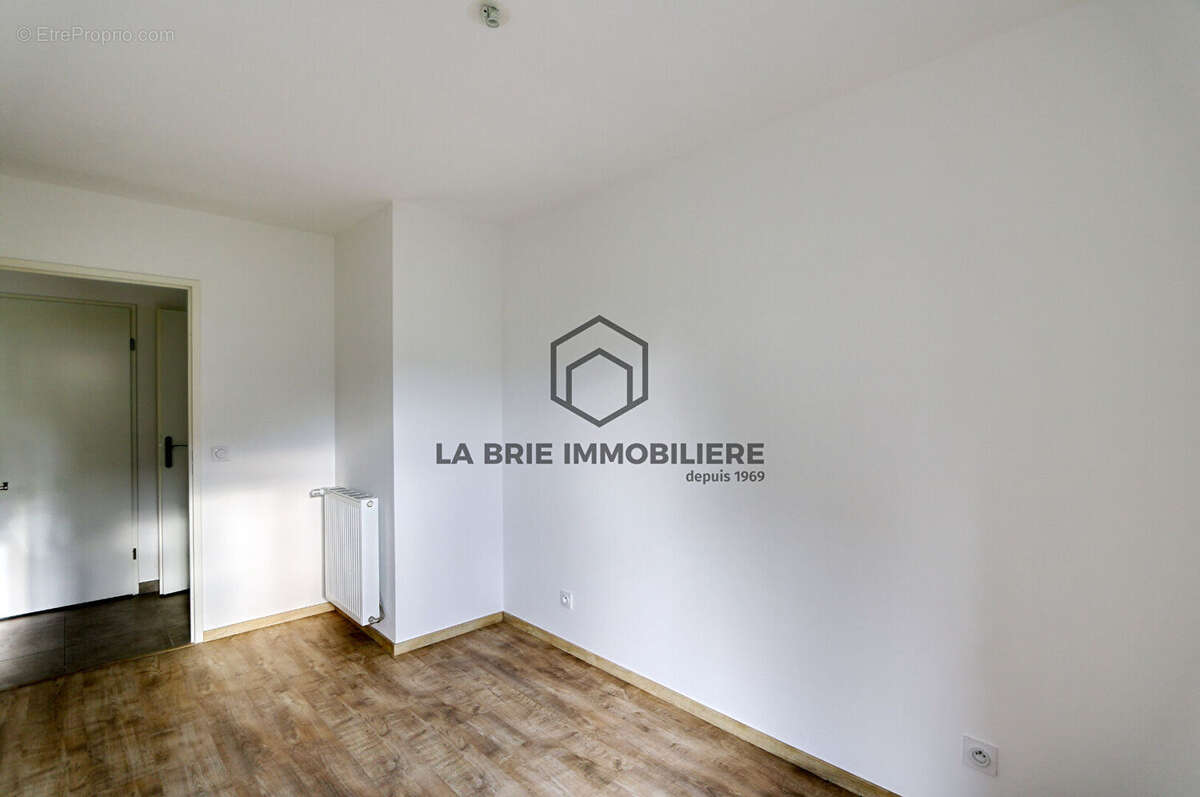 Appartement à EMERAINVILLE