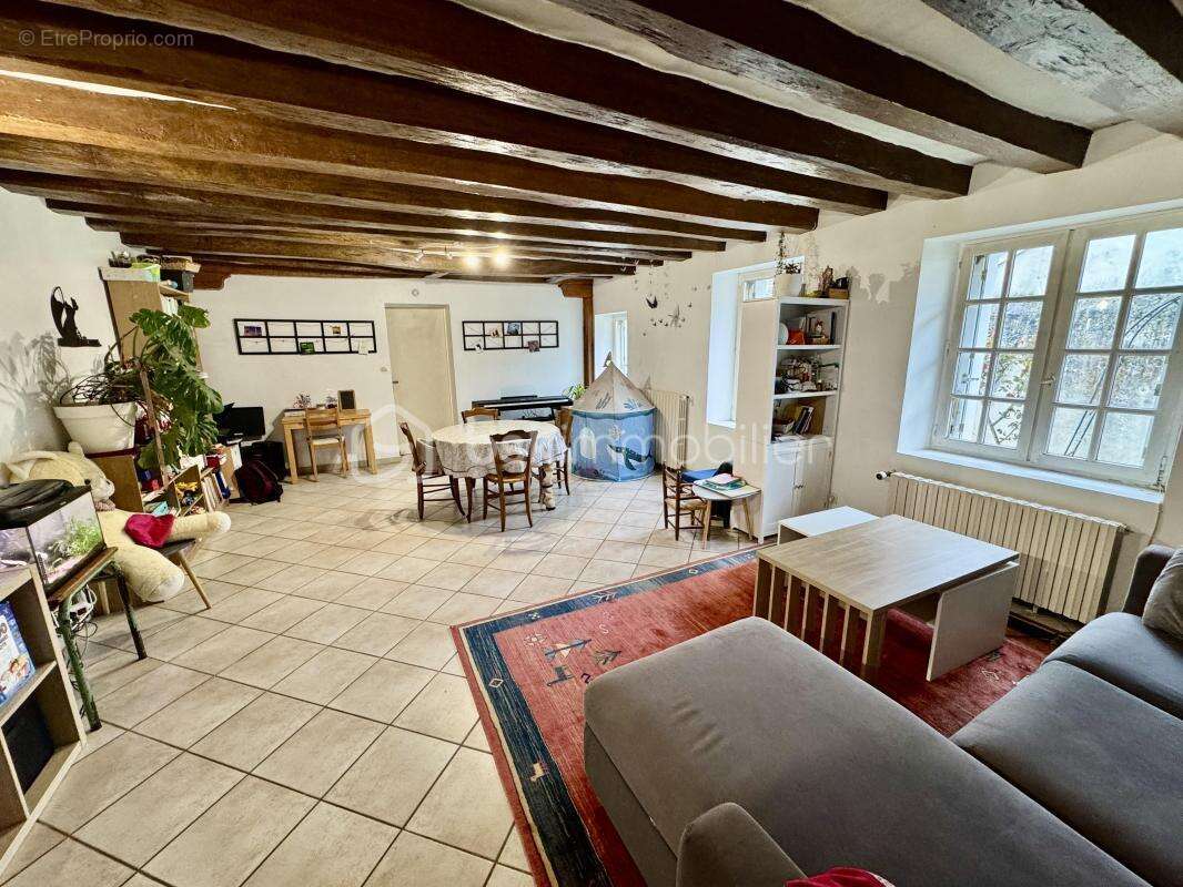 Maison à SAINT-CYR-SUR-LOIRE