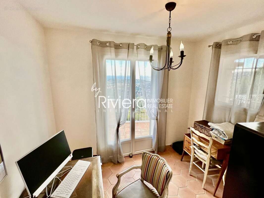 VUE MER PANORAMIQUE - Propriété avec piscine à débordement.. - photo 21
