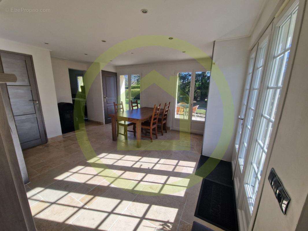 Maison à IVRY-LA-BATAILLE