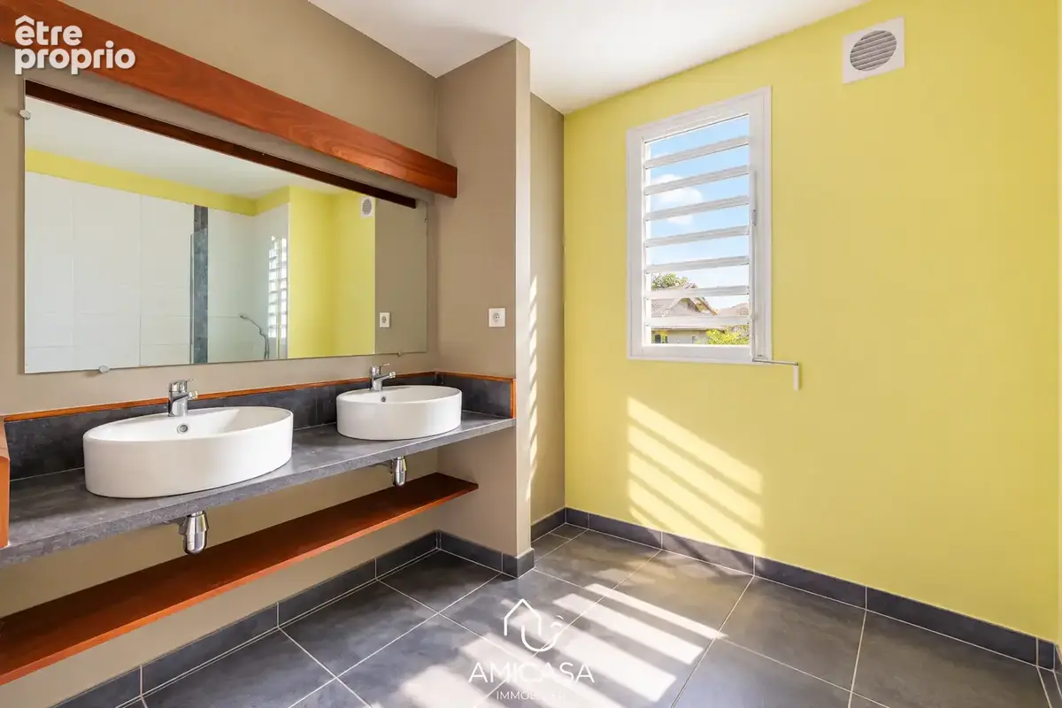 Saint leu (front de mer) -  appartement t3 avec 2 places de parking - photo 5