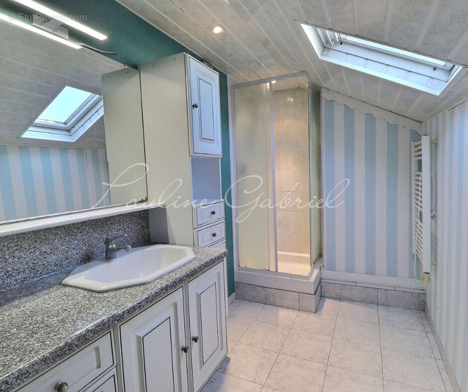 Appartement à ALLOUVILLE-BELLEFOSSE
