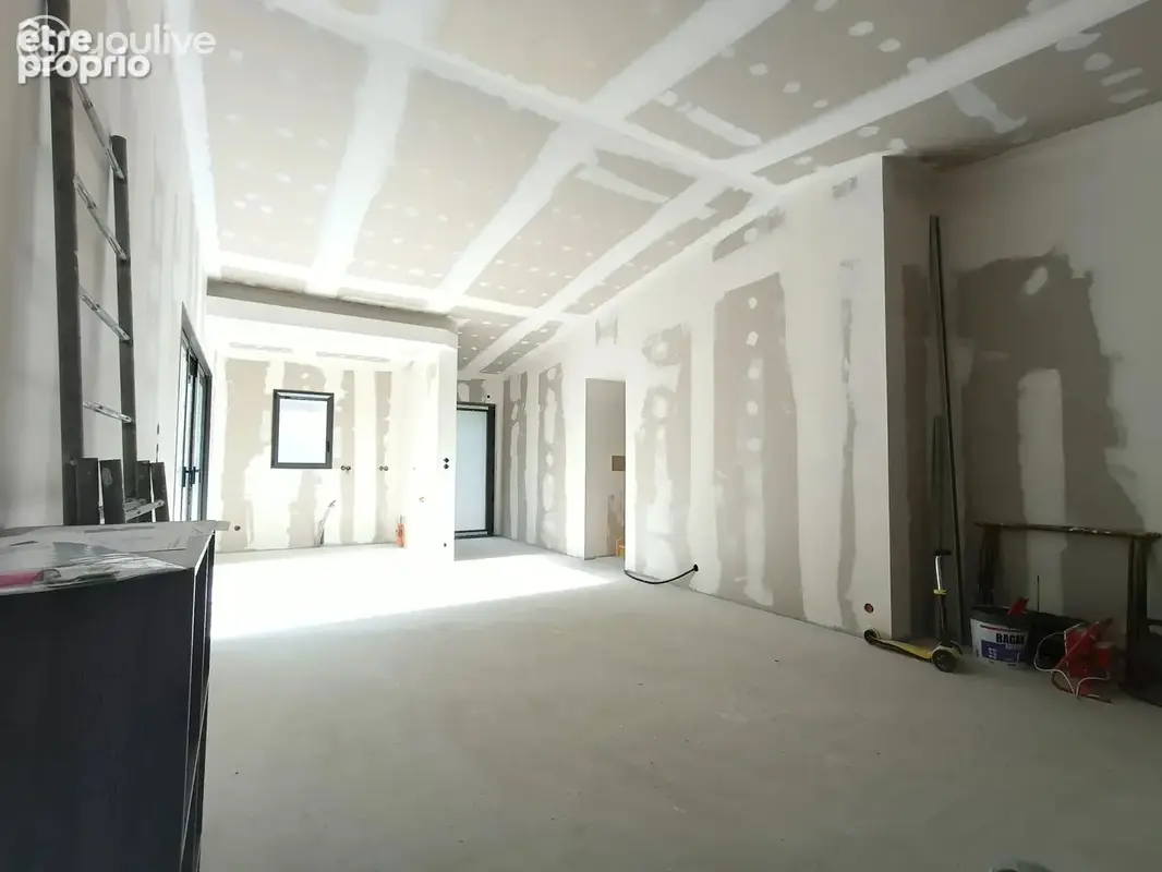Maison aux beaux volumes en lisière de forêt – Terrain de 649 m² et dépendance en lisière de forêt - photo 14