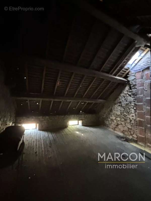 Maison à SAINT-JULIEN-LE-CHATEL