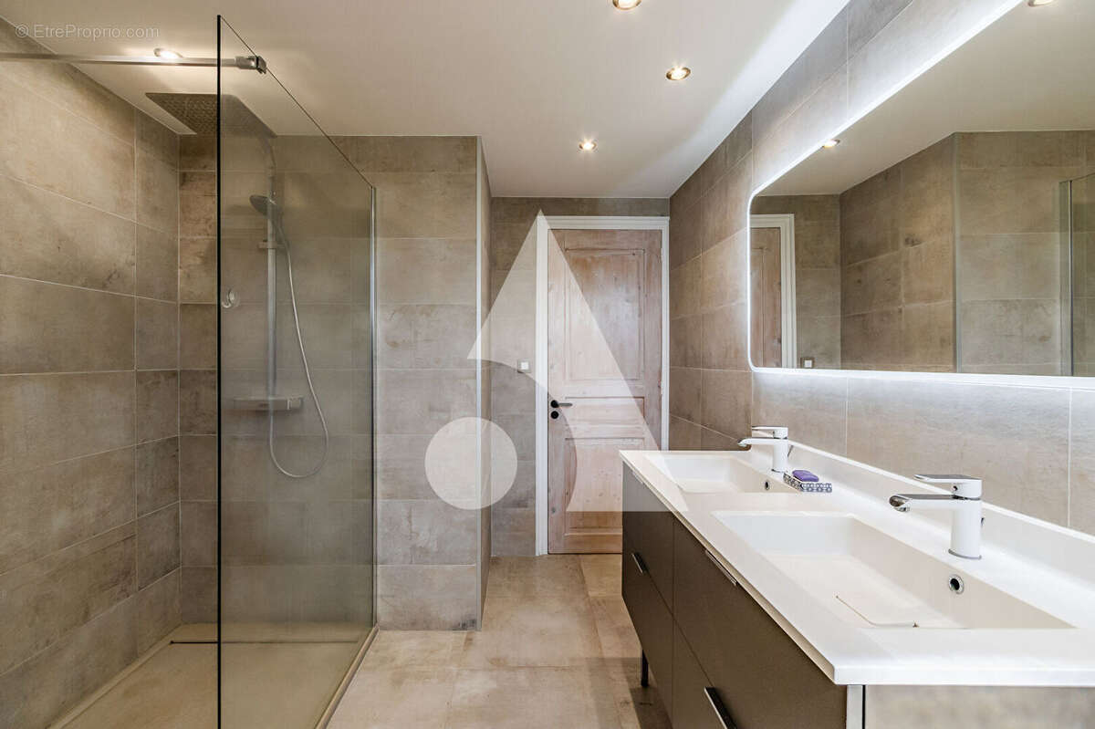 Maison à CHAZAY-D&#039;AZERGUES