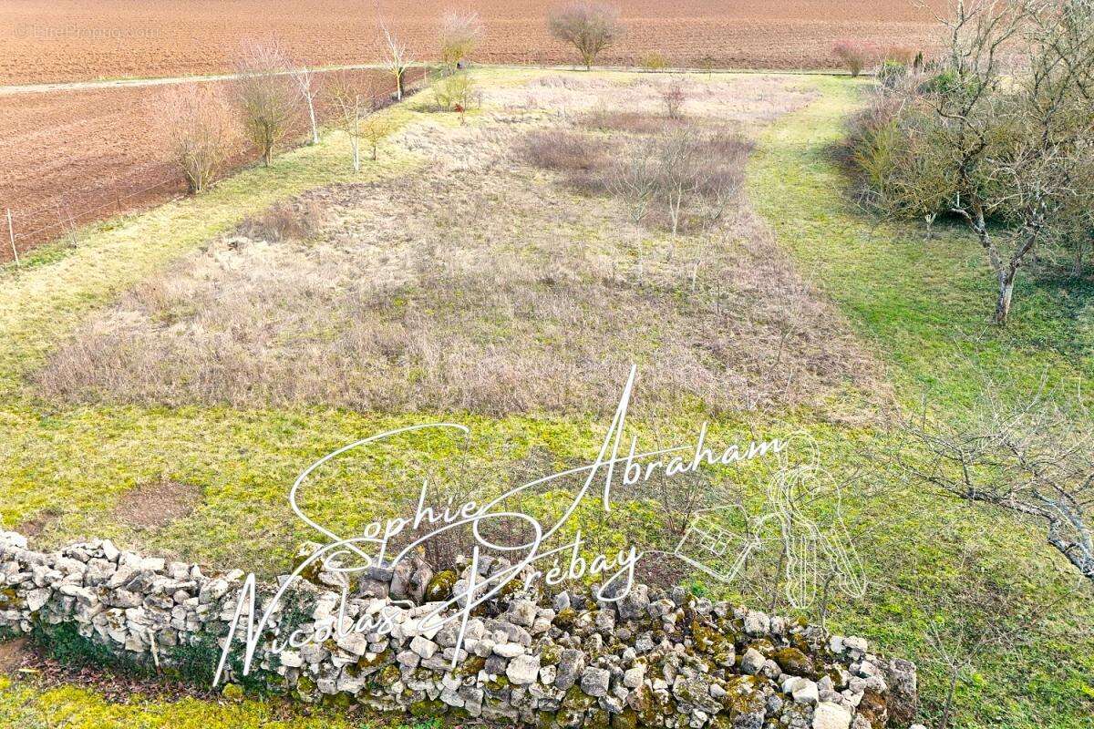 Maison à rénover avec grange attenante et grand terrain - photo 8