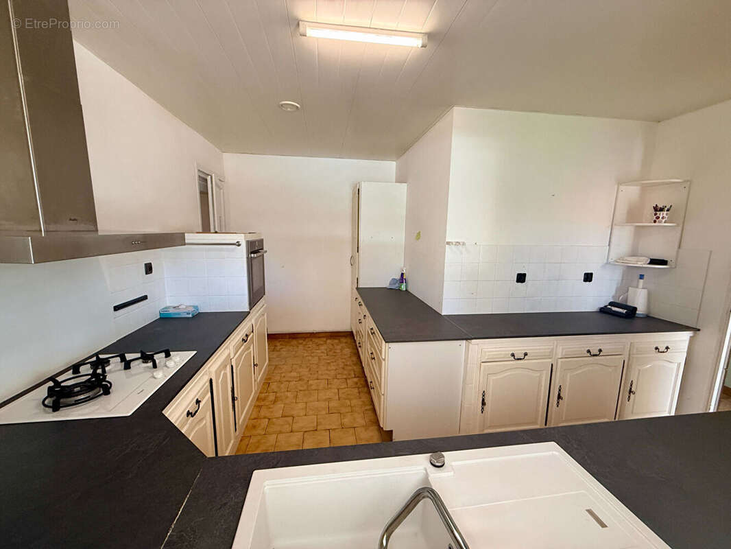 Traditionnelle 3 chambres avec garage et piscine ! - photo 7