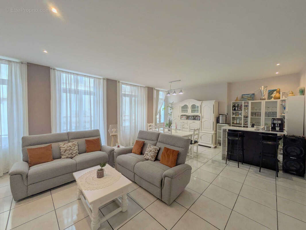 Appartement à SAINT-ETIENNE