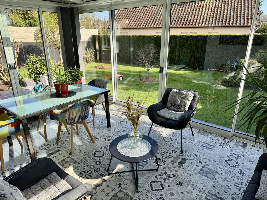 Maison à VARETZ