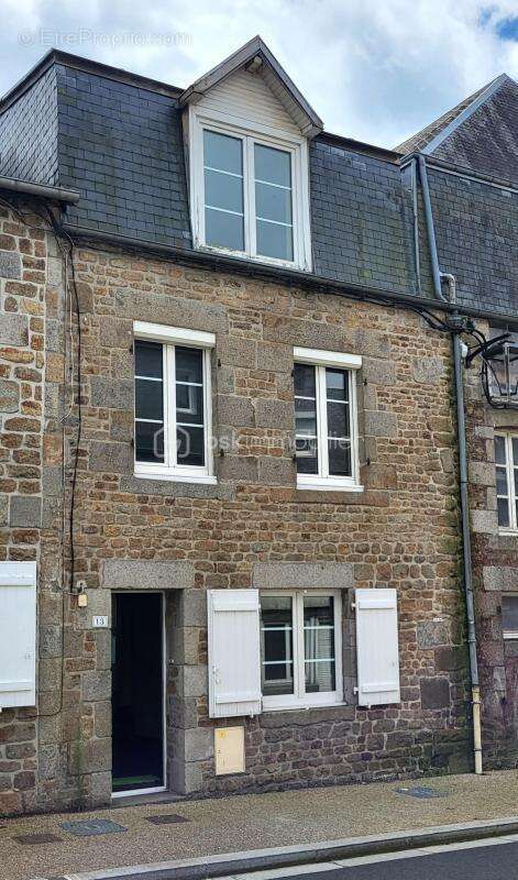 Maison à SAINT-SEVER-CALVADOS