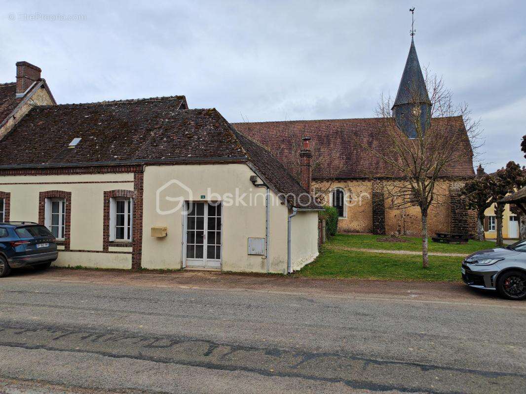 Maison à LA CROIX-DU-PERCHE