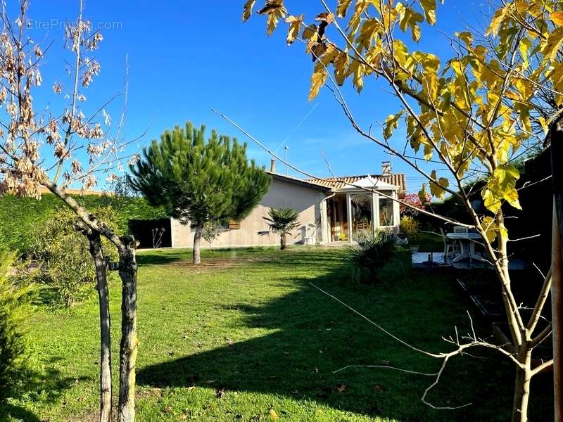 Maison à AMBARES-ET-LAGRAVE