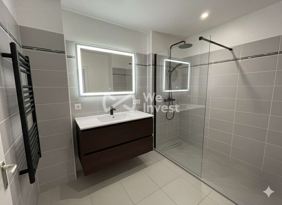 Appartement à VALERGUES