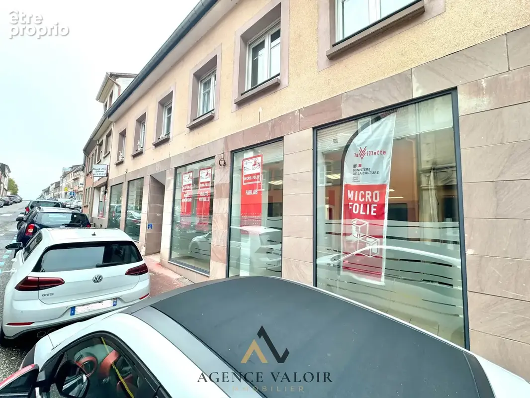 Local commercial TBE 215m2, double entrée, séparable - photo 9