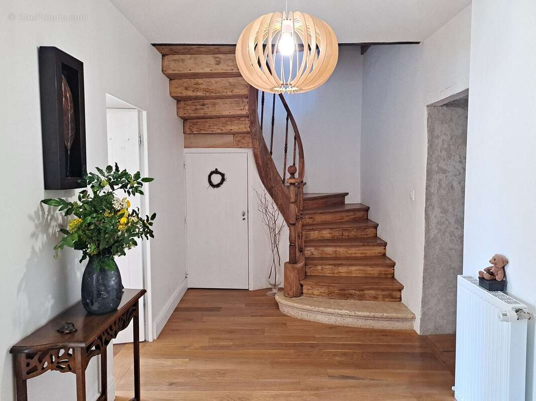 Maison à VIC-FEZENSAC