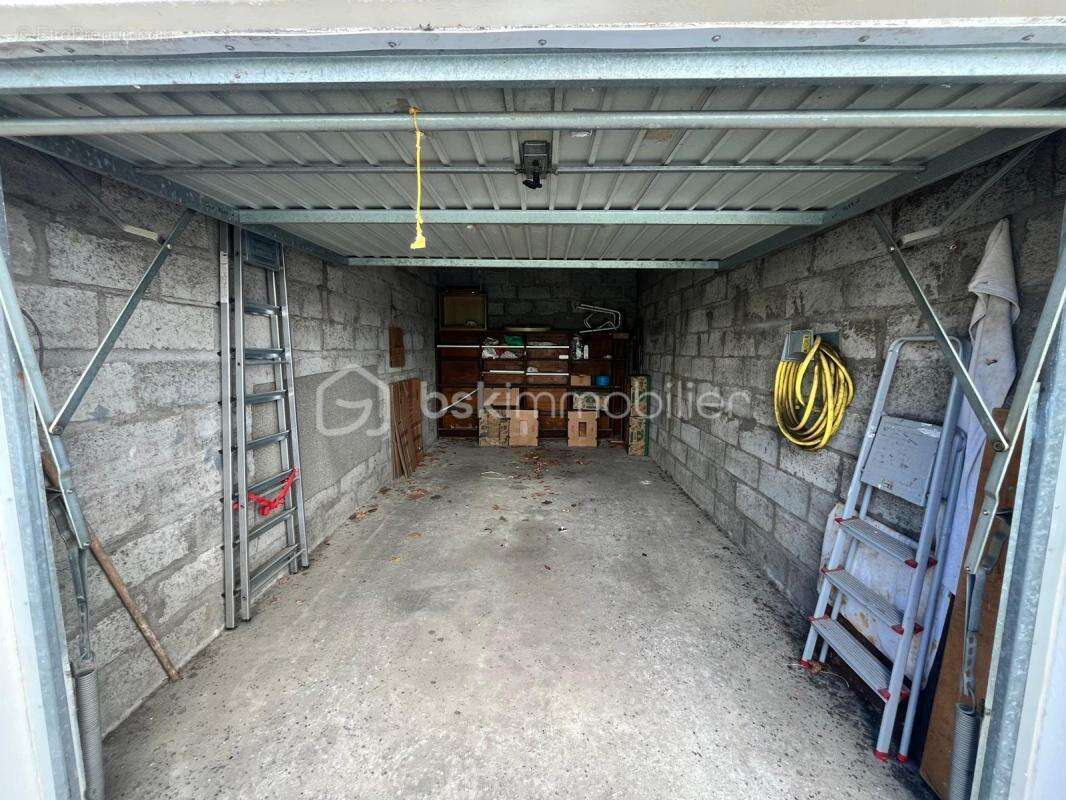 Garage fermé - photo 2