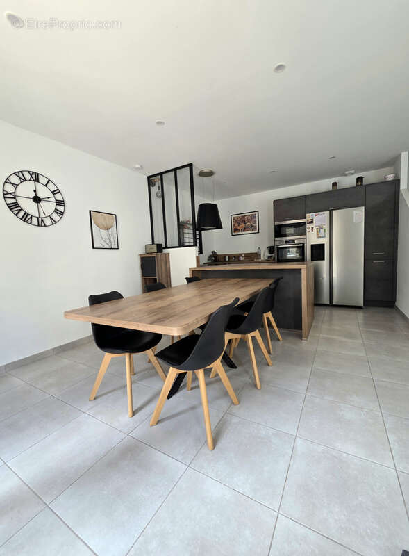 Maison à SAINT-BRES