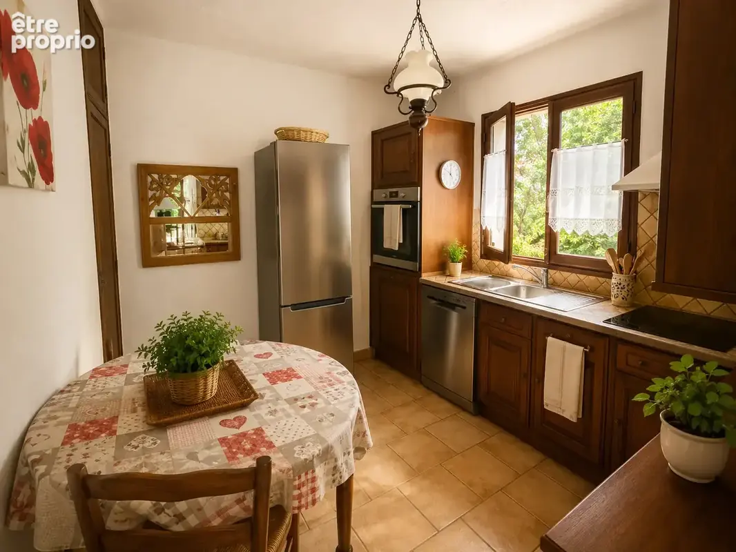 Saint-Paul-de-Vence   Villa niçoise individuelle à rénover avec fort potentiel sur terrain de 2 500 m2. - photo 10