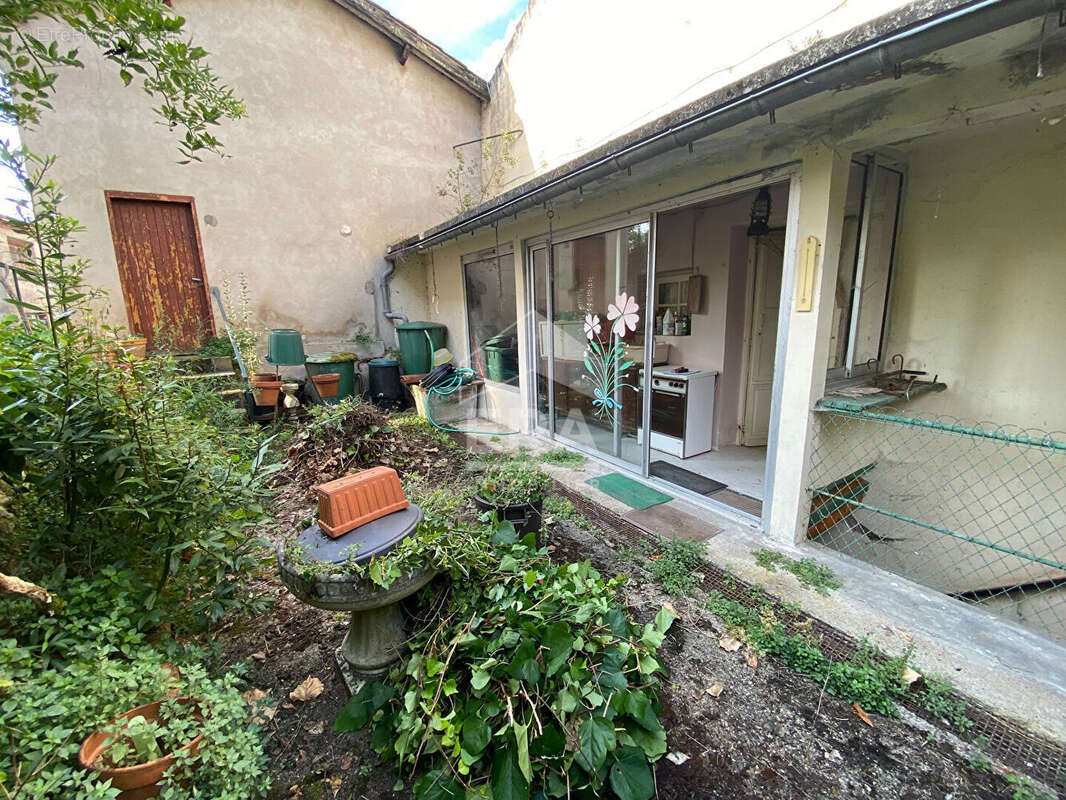 Maison à PORT-SAINTE-MARIE