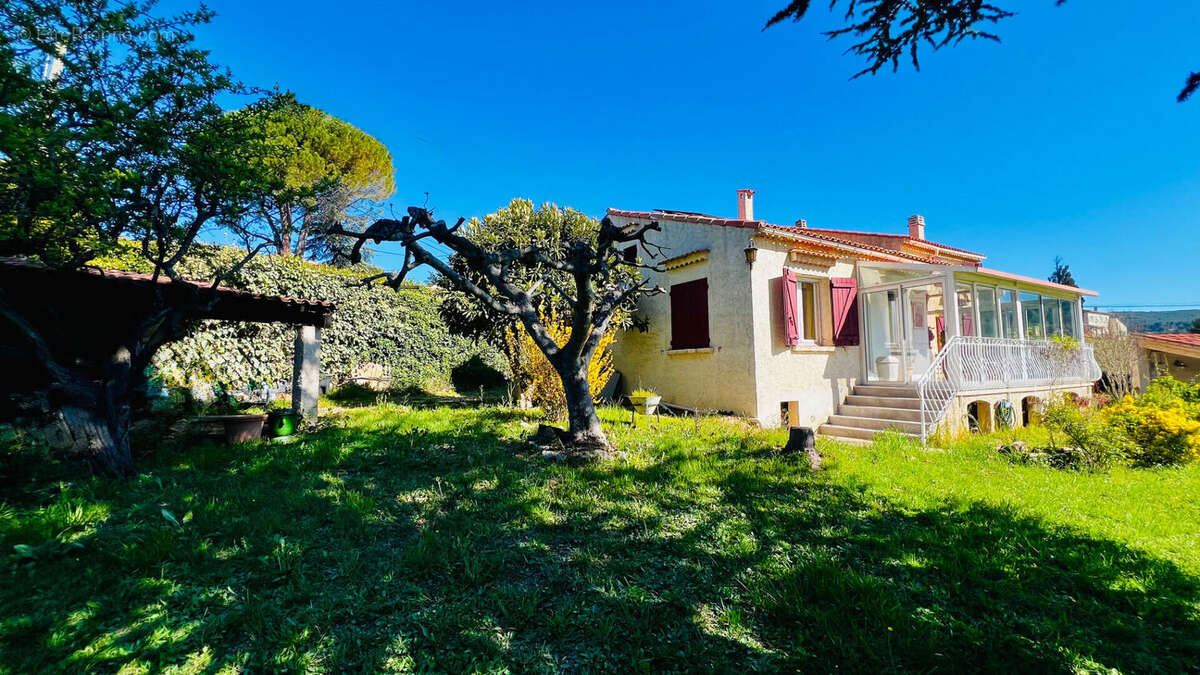 Maison à SAINT-ZACHARIE