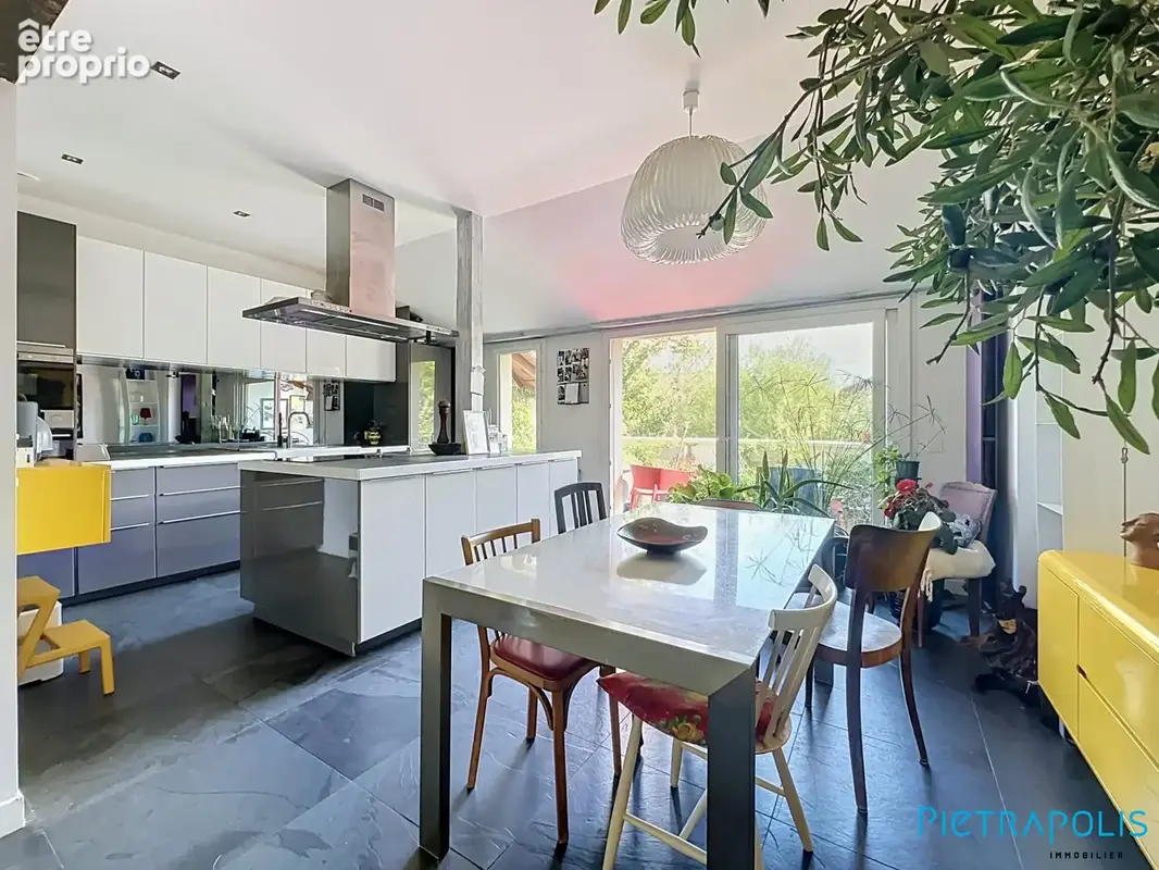 Appartement 6 pièces 133 m² à vendre à Divonne-Les-Bains (01220) - photo 7