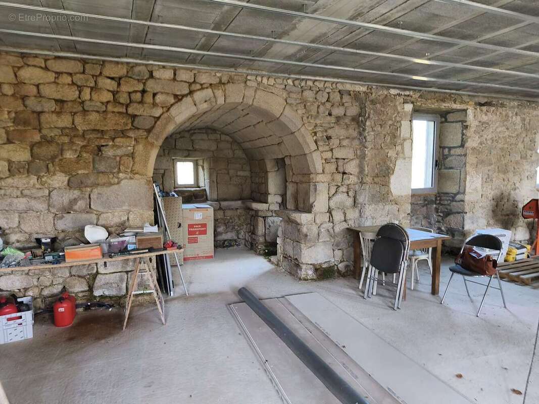 Maison à CHAMPAGNAC-LA-NOAILLE