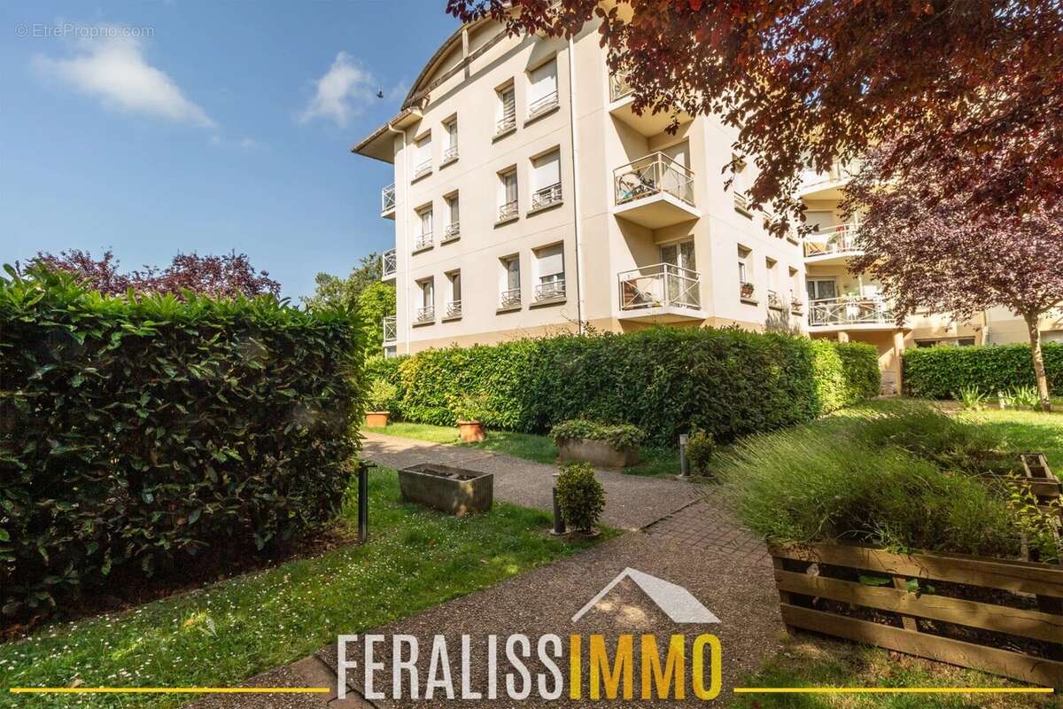 Appartement à JOUY-LE-MOUTIER