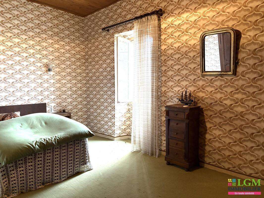 Maison à LABESSIERE-CANDEIL