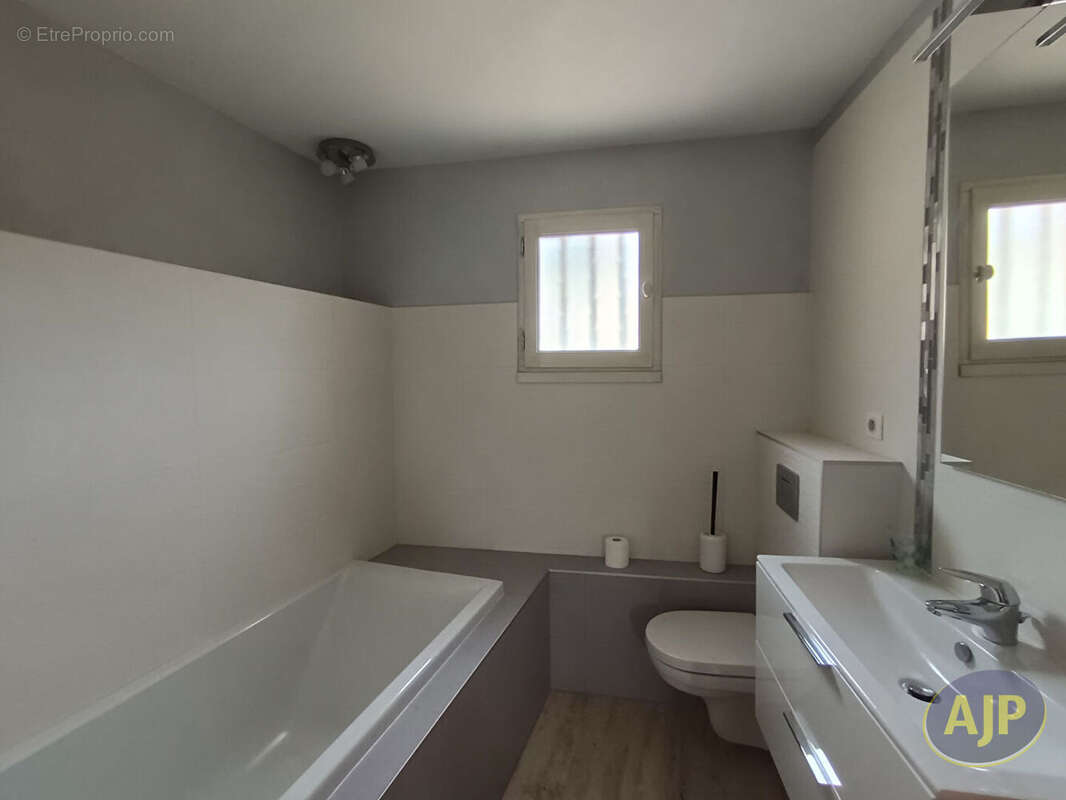 Maison à BLANQUEFORT